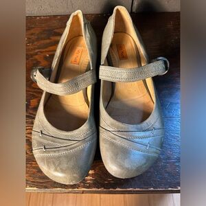 Miz Mooz flats in sage - discontinued!